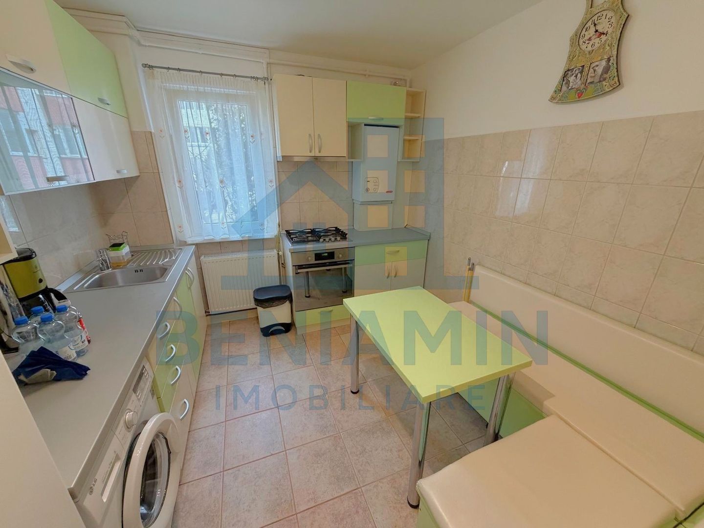 2 camere-etaj 1-centrala termica-mobilat-utilat-Sala sporturilor - Poză 4