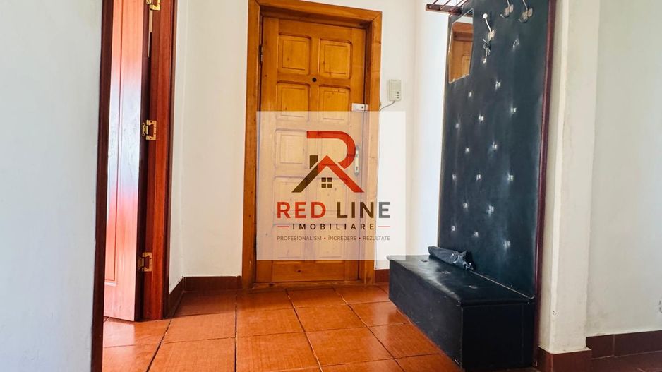 Apartament 3 camere, decomandat,etaj 4 (zona centrala Hotel Traian) - Poză 2
