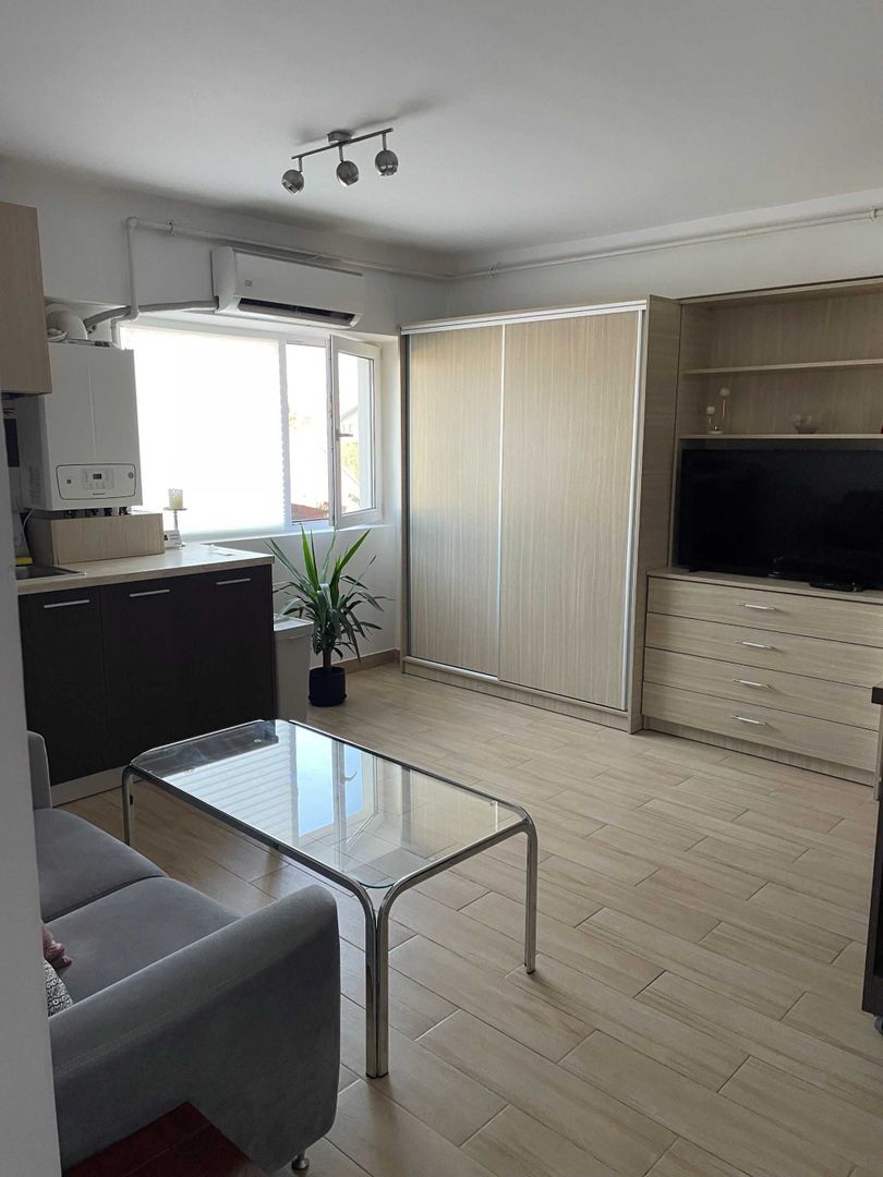 2 camere - Aparatorii Patriei , stradal - Poză 1