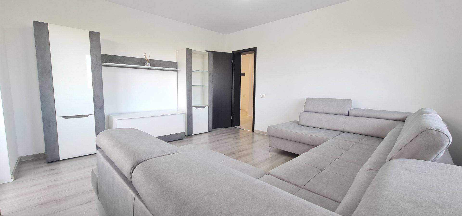 2 camere de inchiriat Sanpetru mobilat utilat - Poză 1