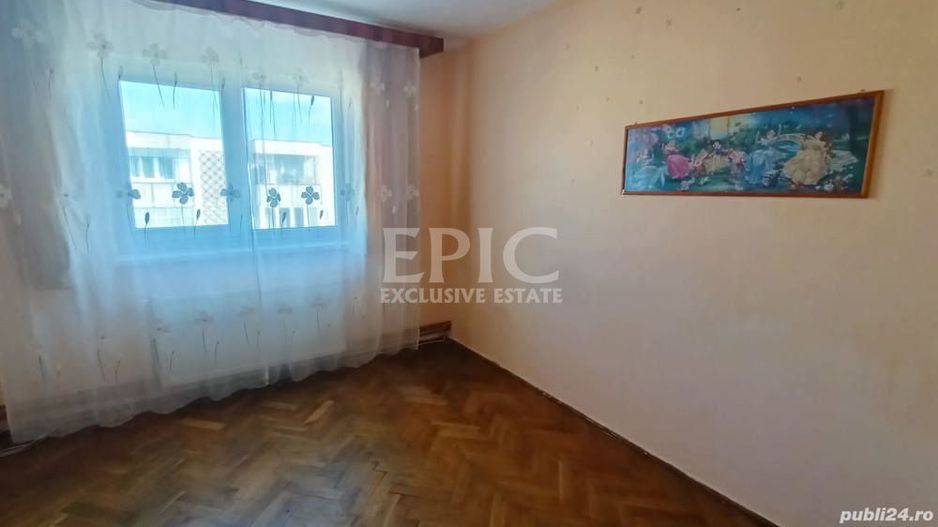 Vând apartament 4 camere/90 mp - Poză 2