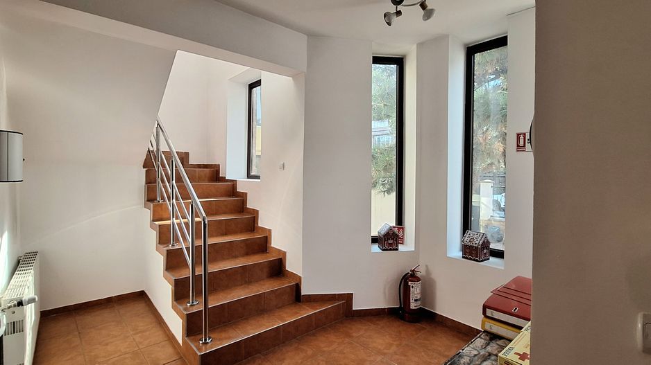 Imobil in zona Bucovina -pretabil sediu firma/clinica/etc - Poză 2