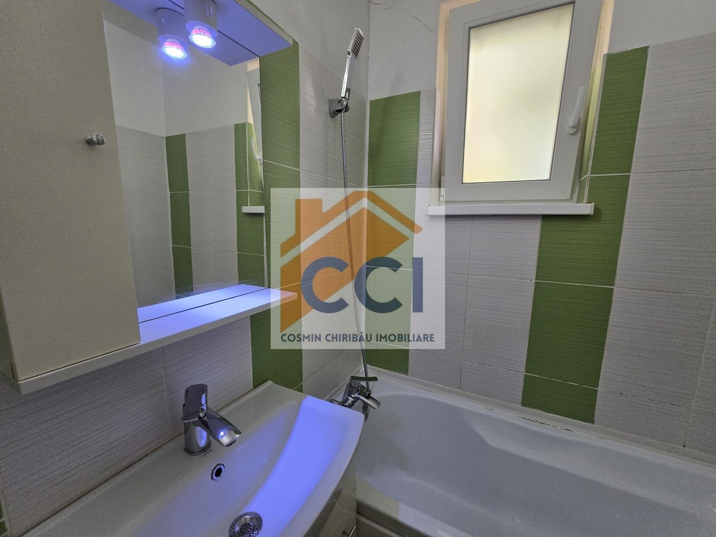 DE VÂNZARE - Apartament cu 2 camere în Bacău - Etaj 1 - Poză 23