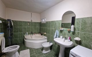 Casa de vanzare cu 2000mp de teren in Ciugud - Poză 8