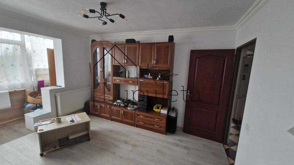 Apartament 3 Camere Complet Renov﻿at | Cisnădie | Etaj 2 din 4 | 50 MP - Poză 2