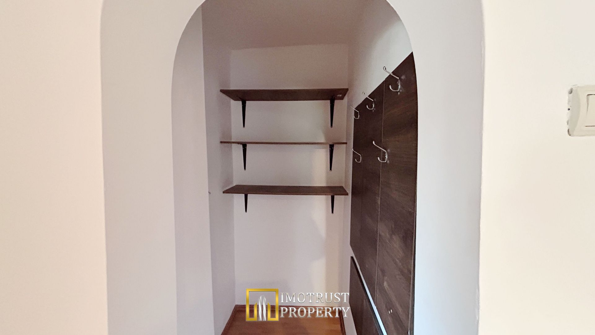 De vanzare apartament 4 camere, Arad - Poză 4
