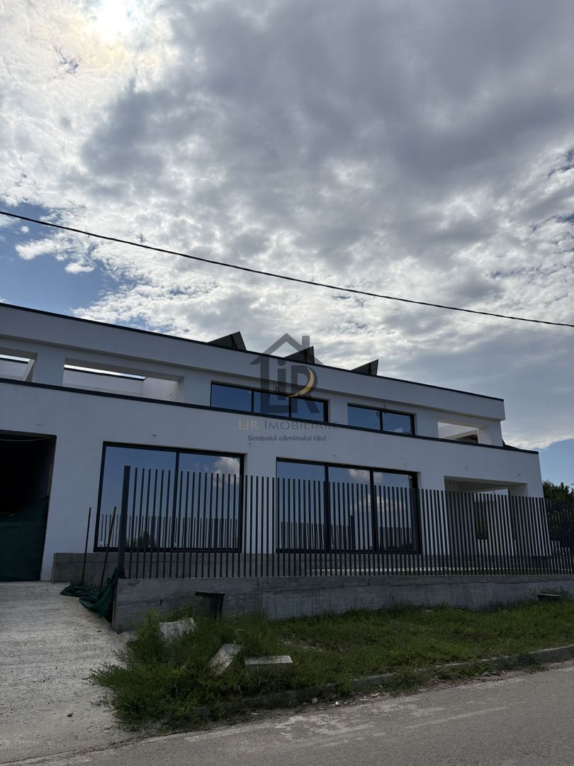 VILĂ superba – STIL MEDITERANEAN CU PRIVELIȘTE LA LAC - Poză 10