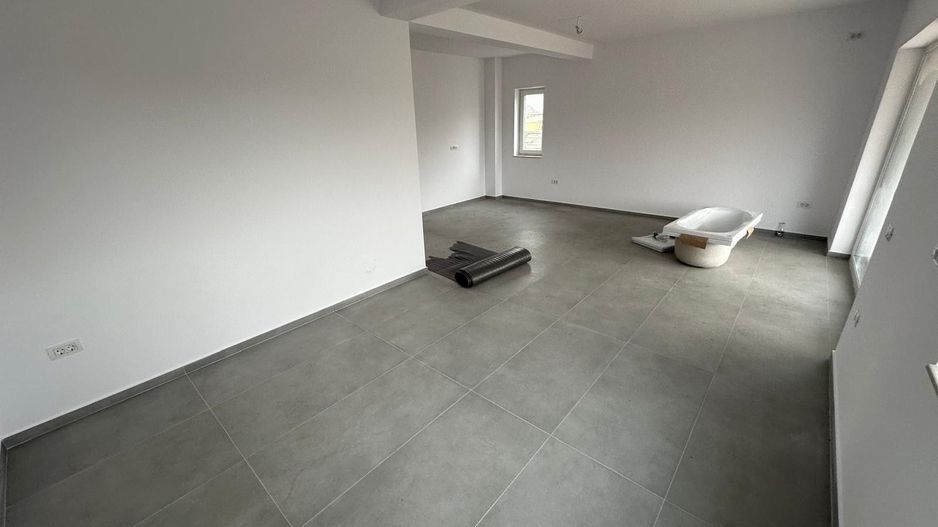 DUPLEX SPATIOS - Poză 1