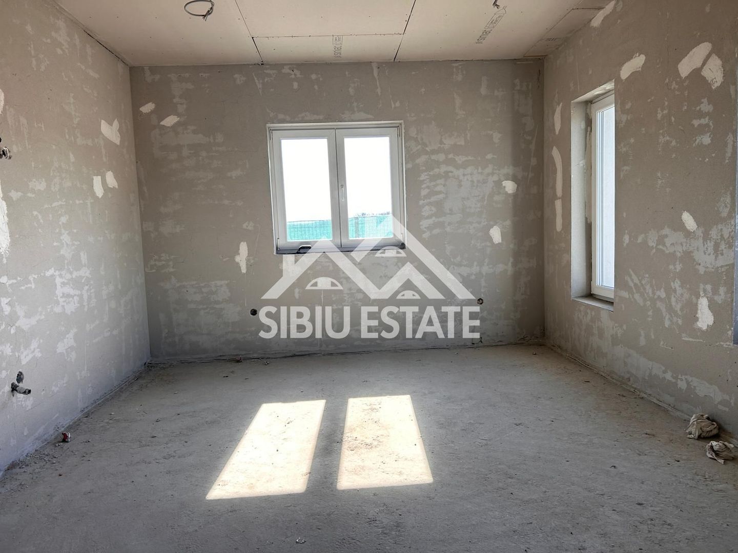 Casa duplex de vanzare 4 camere, 2 bai-s.u. 142 mp. PRET AVANTAJOS - Poză 12