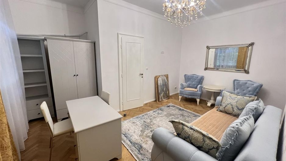 3 camere deosebit amenajat LUX  boxa curte acces auto - Poză 18