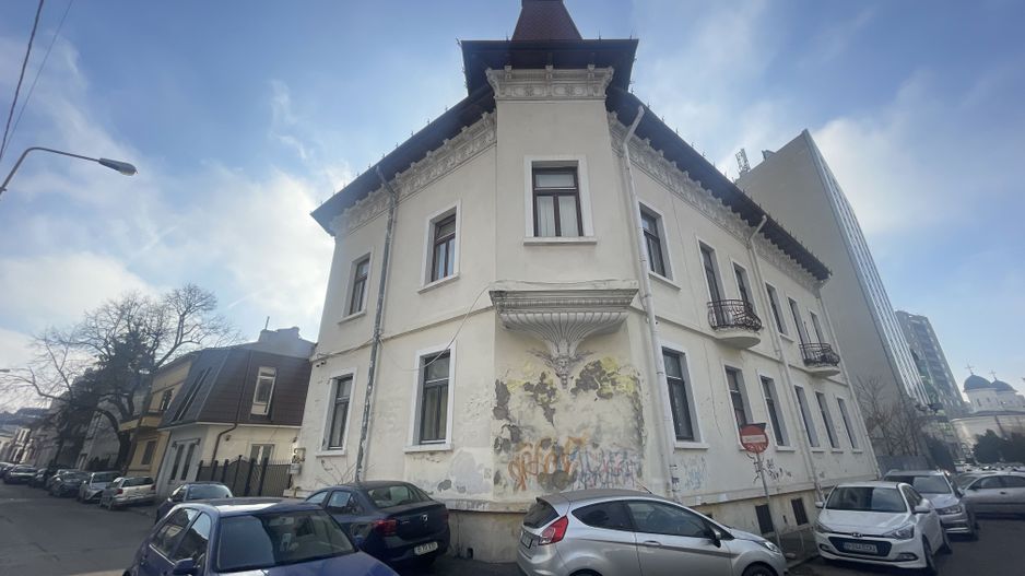 Vila multifunctionala ultracentrala 21 de camere - Poză 1