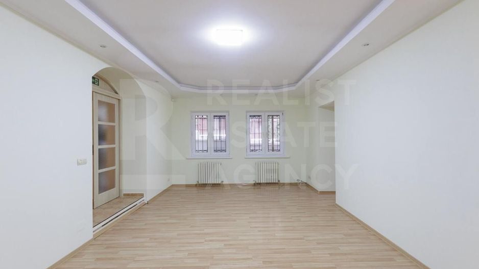 Chirie, casă, 2 nivele, 5 camere, str. Alexandru  Cosmescu, Centru - Poză 6