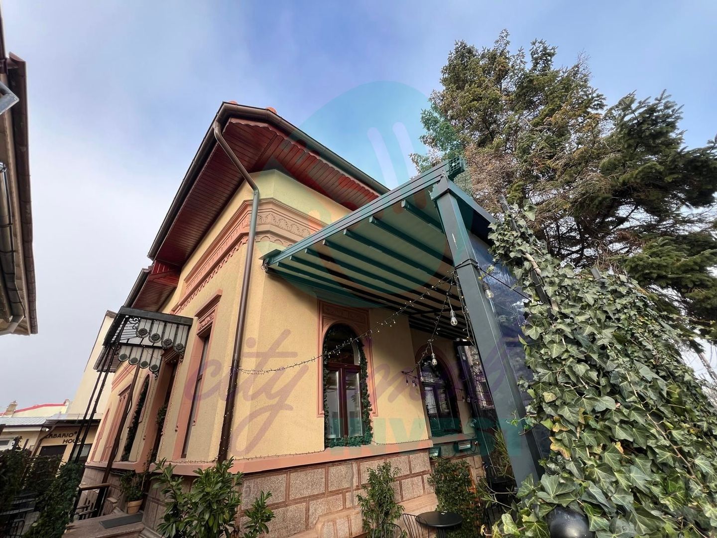 Afacere la cheie – Bistro & Airbnb | Vilă consolidată Parcul Carol & Tineretului - Poză 1