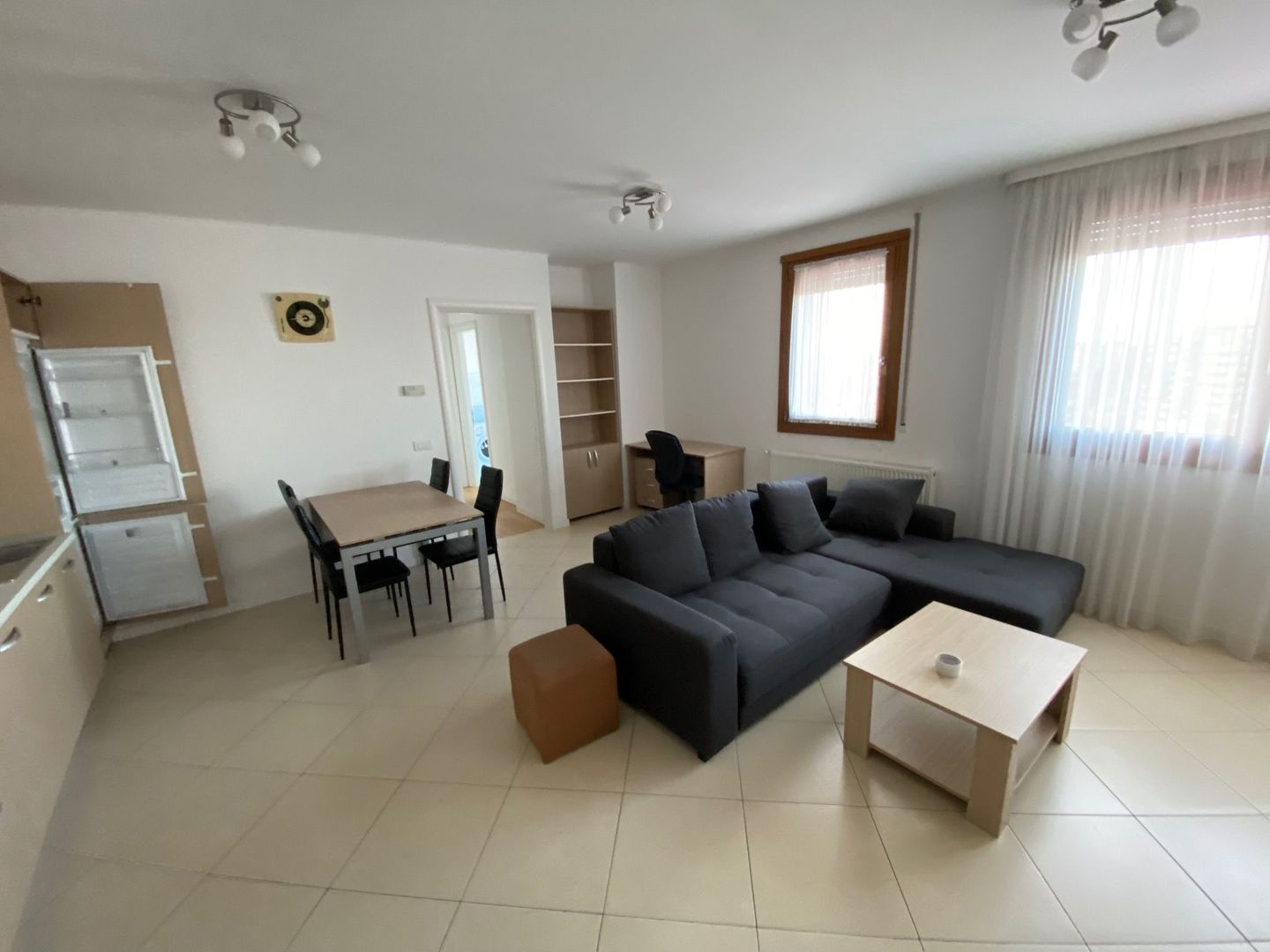 Apartament cu 2 camere de vanzare în zona Gheorghe Lazar - Poză 1