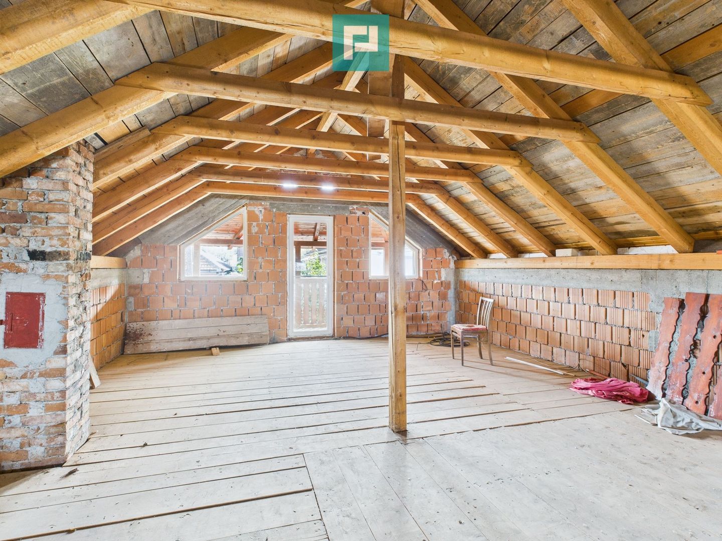 Casă cu 3 camere și teren generos, Pâncota - Poză 16