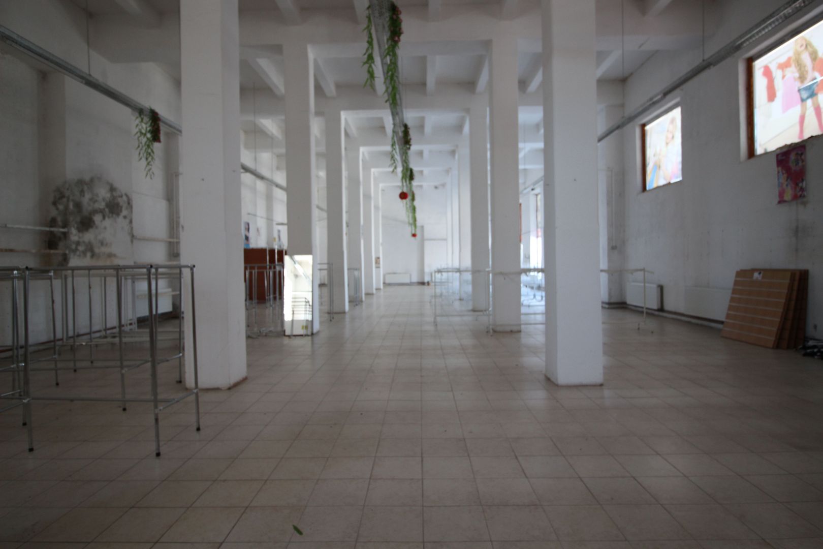 Spatiu comercial tip hala - zona semicentrala - Poză 22