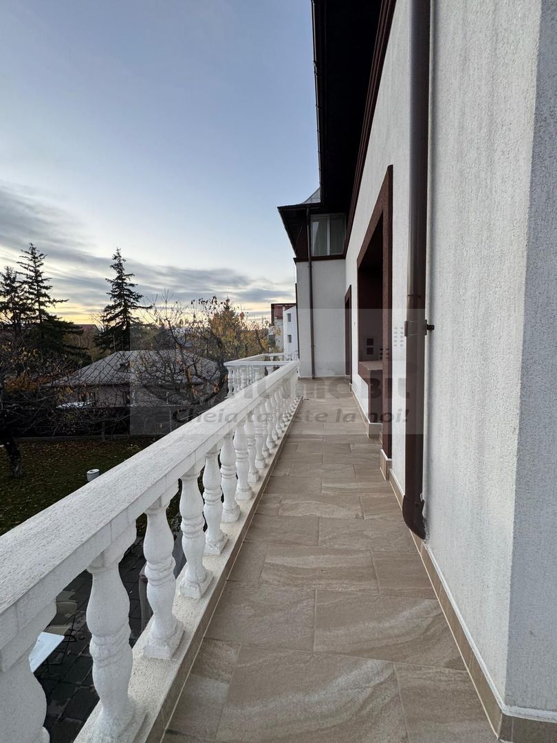 Vilă cu 4 camere moderne si curte - Copou - 1.100€/lună - Poză 15