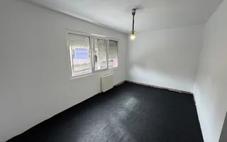 Vand apartament 2 camere zona Trandafiru - Poză 12