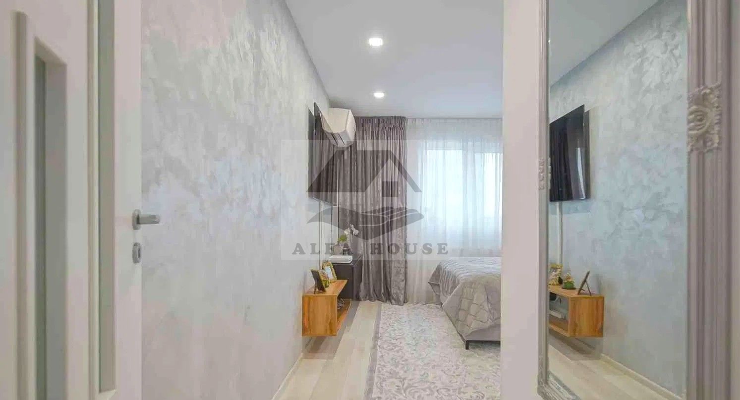 Apartament cu patru camere, Tractorul-Coresi , 116 mp+3 parcari - Poză 13