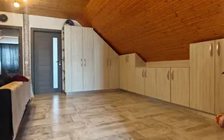Casă individuală cu 2 apartamente și anexă generos de 100 mp - Poză 14