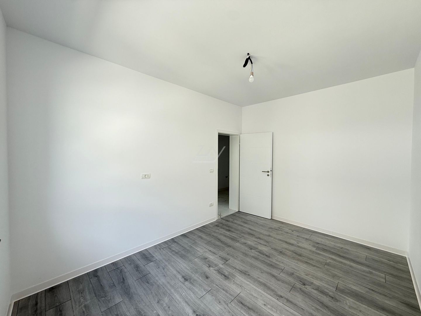 Apartament nou cu 3 camere si 2 bai. Finisaje la alegere. - Poză 5