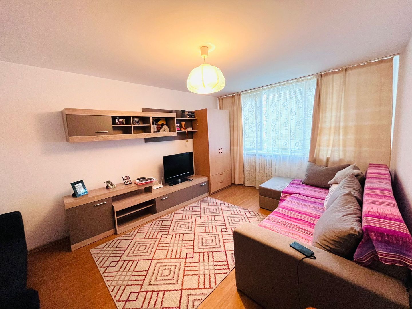 GARSONIERA DECOMANDATA RENOVATA COMPLET ETAJ 3/4 DRUMUL TABEREI - Poză 1