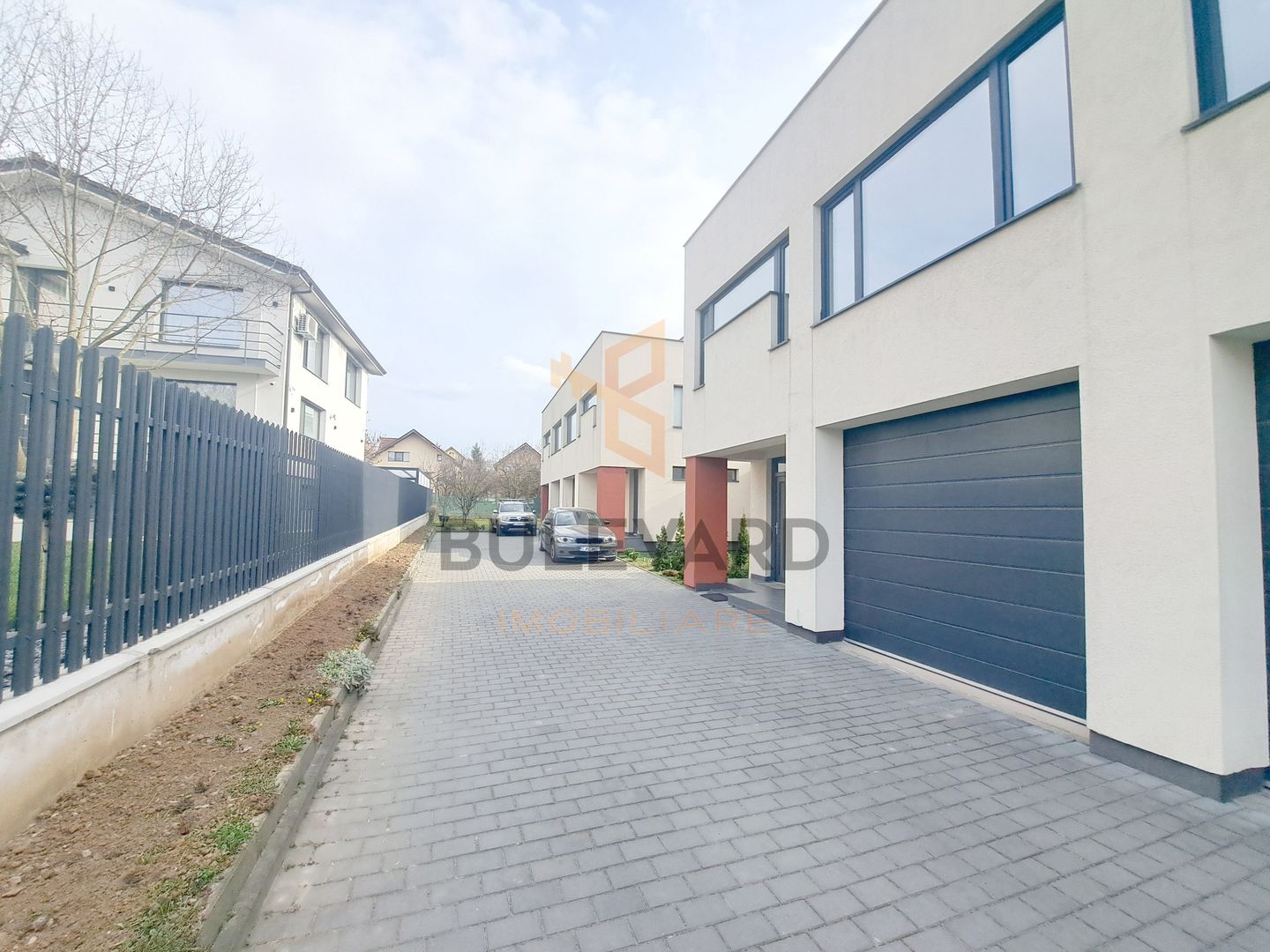 Casa tip dulplex 120 mp + 80 mp terase + garaj, zona Liceu Waldorf - Poză 2