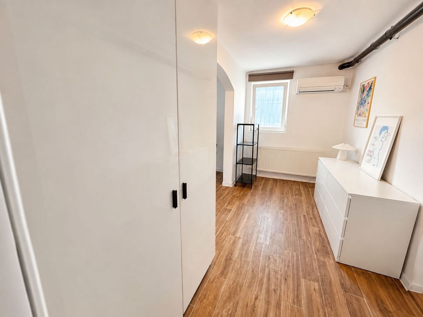 Garsonieră renovată Vilă interbelică 1932 Piața Romană | 28 mp Demisol - Poză 3