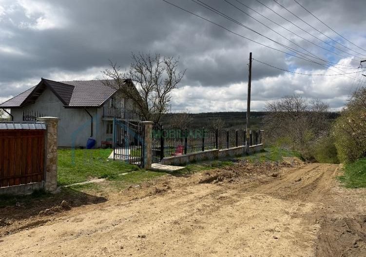 Casă P+M, 129 mp, teren 1640 mp, Cărbunari (Grajduri) – două unități separate - Poză 1