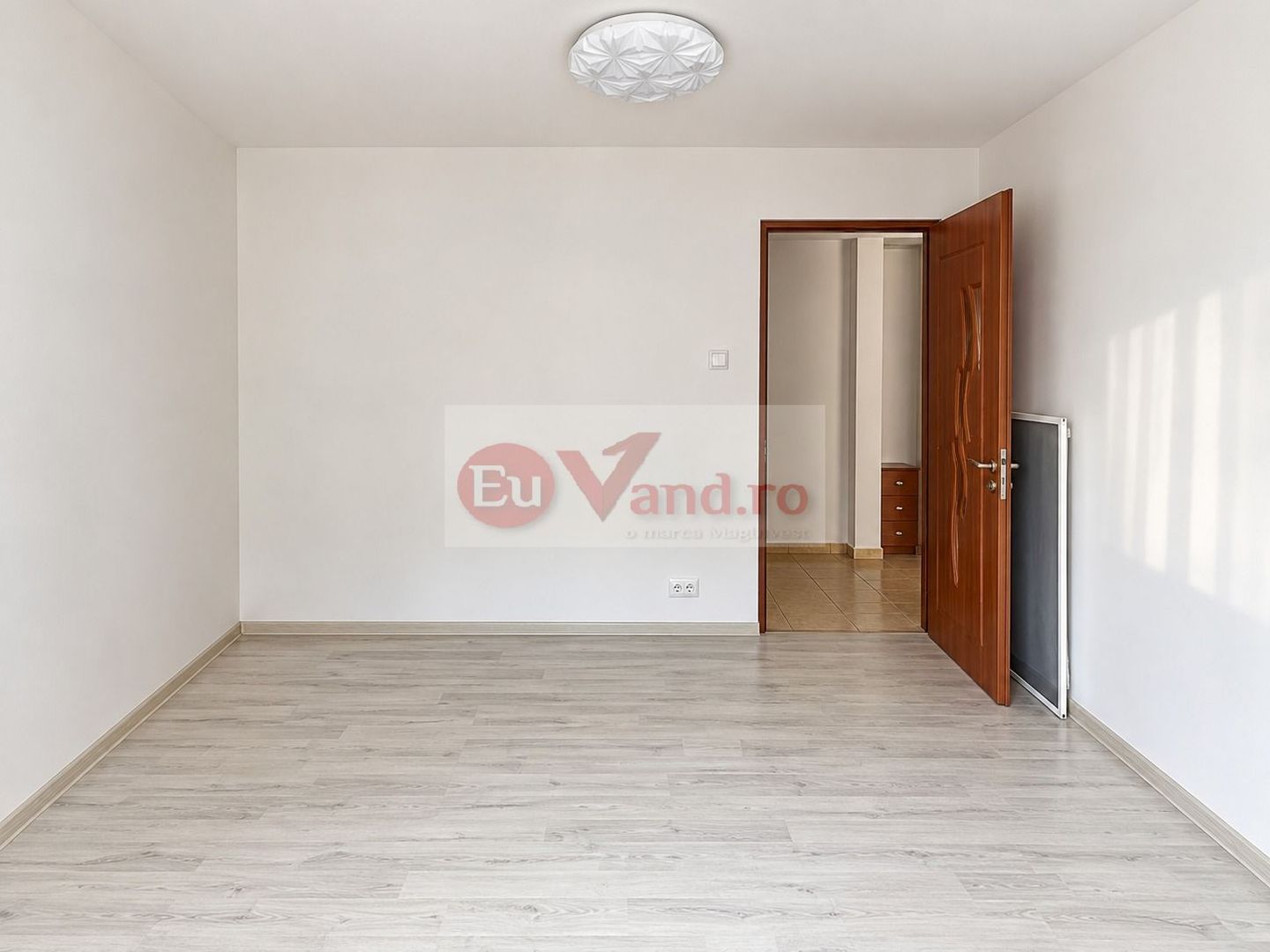 Apartament cu o camera de vanzare – Micro 40, parter, 27 mp, 33.500 E - Poză 2