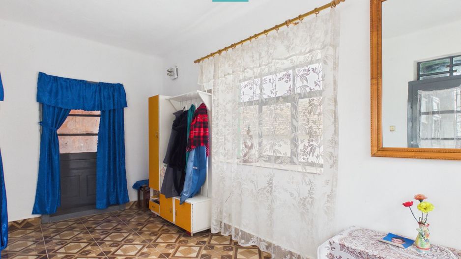 Casă cu 3 camere și teren de 1400 mp în Mișca - Poză 5