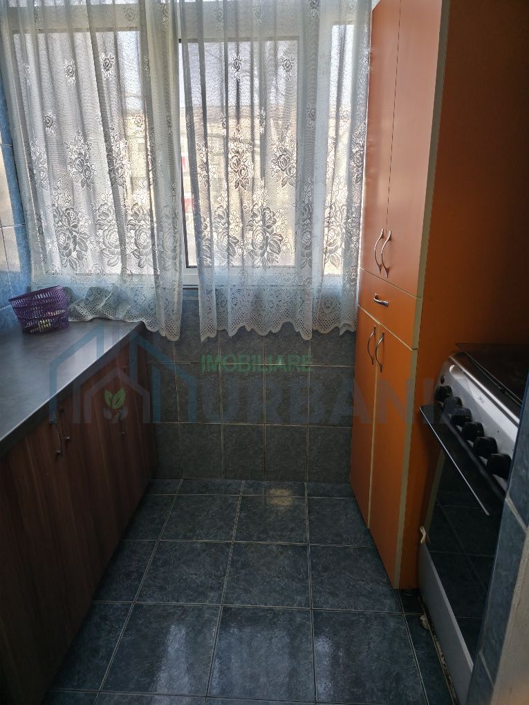 Închiriez apartament 2 camere decomandat - Poză 4