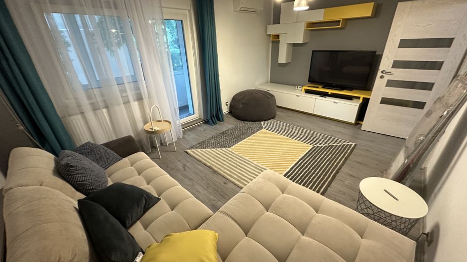 Apartament 3 camere  renovat in zona Lipovei - Poză 1