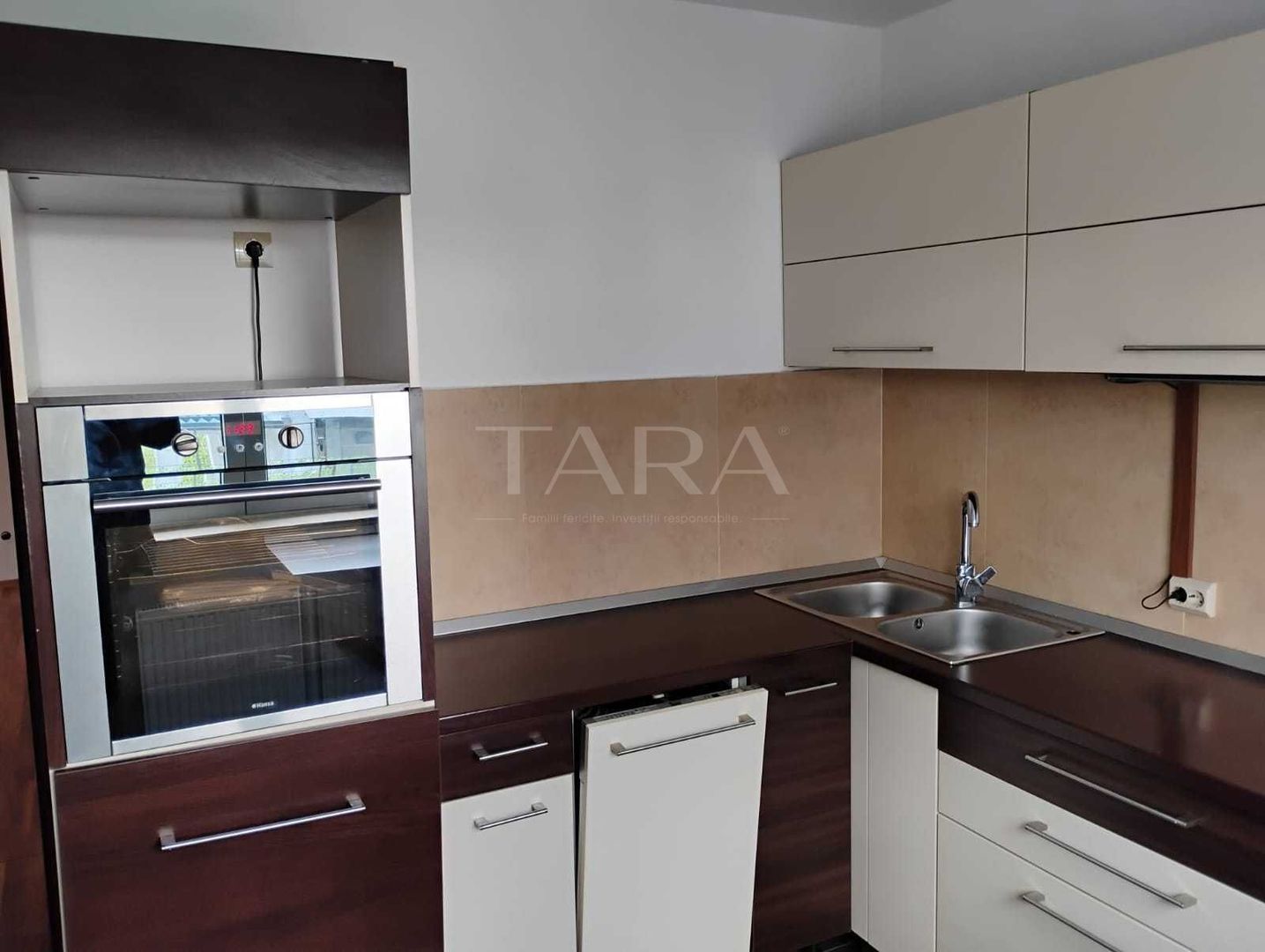 Apartament spațios cu balcon generos în Borhanci, Cluj-Napoca - Poză 1