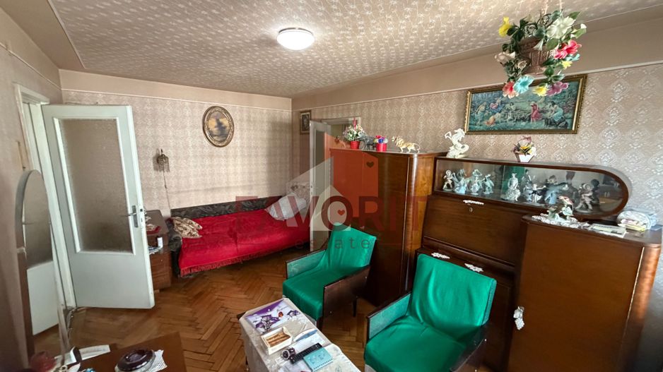 Etaj intermediar. Pozitie excelenta. Lift - Poză 1