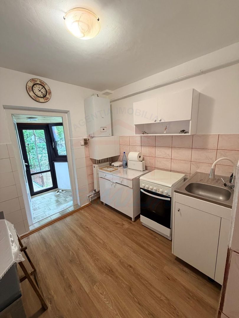 Inchiriere apartament 2 camere, Micro 21, parter, 50 mp, 1800 RON/Luna - Poză 3