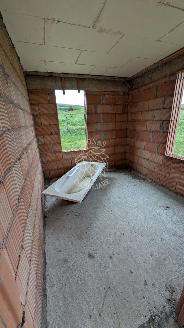 Casa 5 camere 180 mp-teren 800 mp- 14 km fata de Bistrita - Poză 2