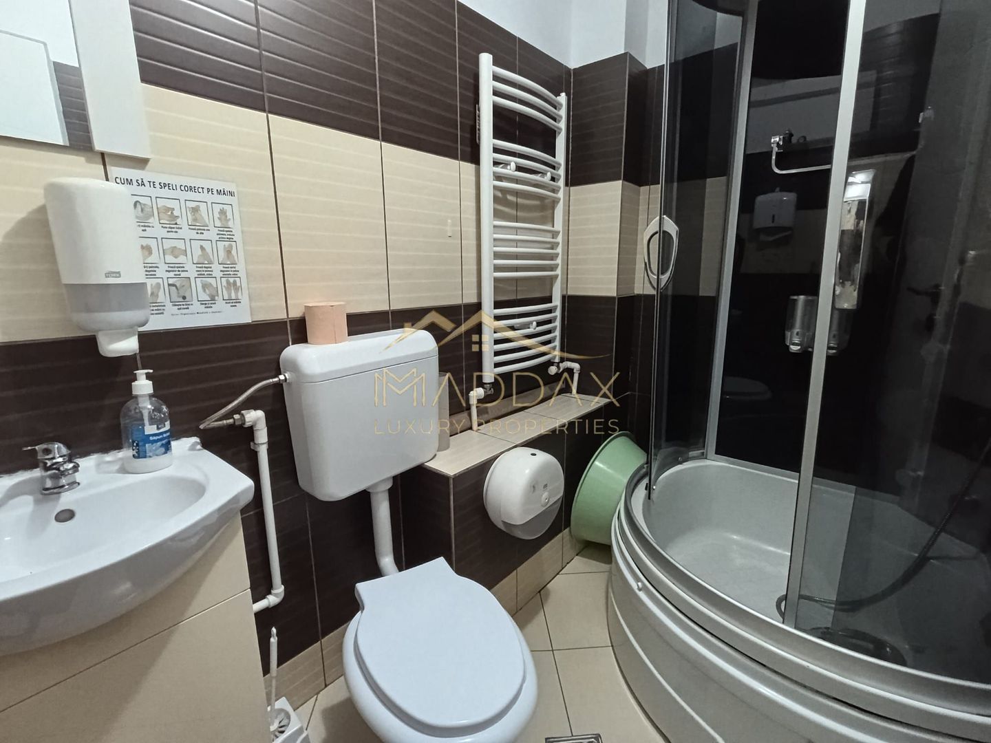 Vila cu 5 camere *276mp* // Zona Rahova - Poză 16