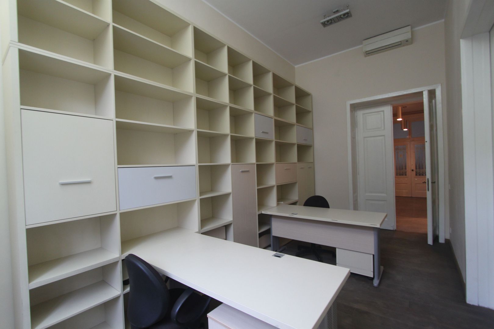 Spațiu de birouri mobilat - 120mp  în zona Unirii. - Poză 16