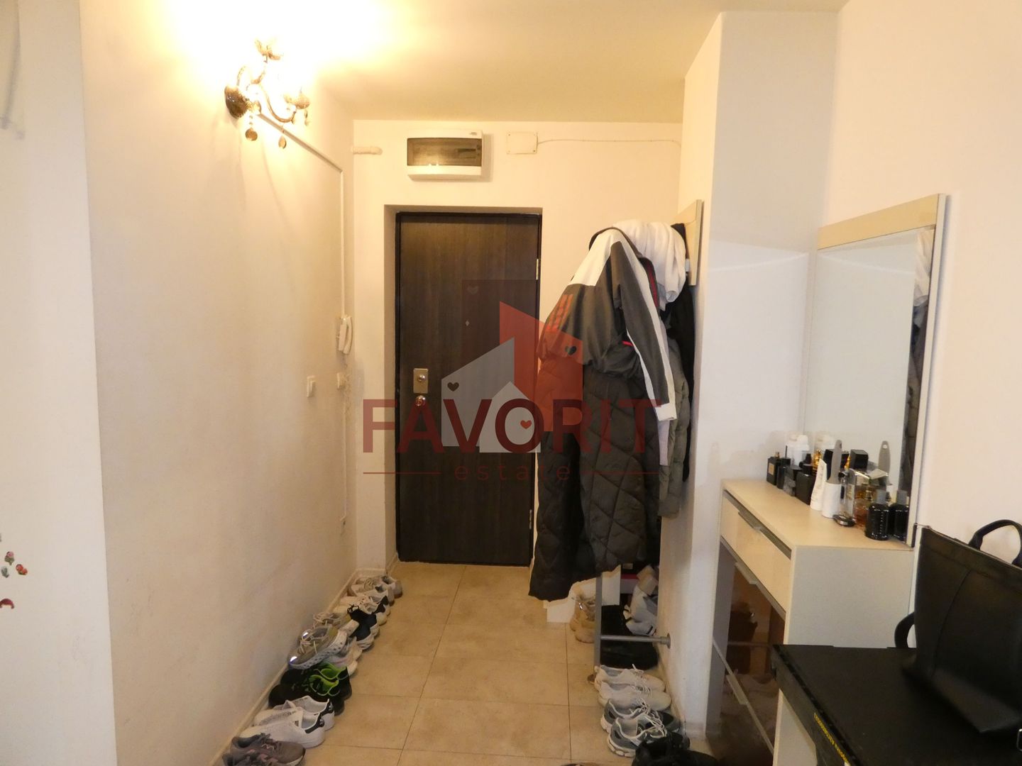 Mobilat si utilat. Cu loc de parcare subteran . Bloc nou - Poză 5