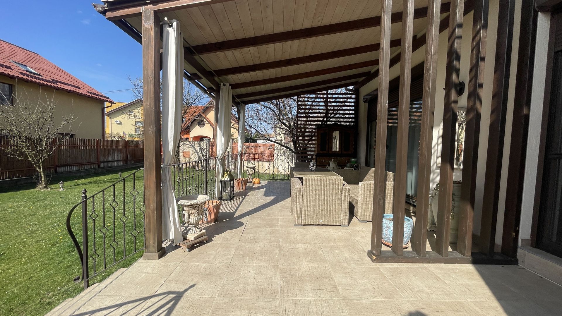 Casa eleganta si luminoasa,situata in zona de case -Mehala - Poză 40