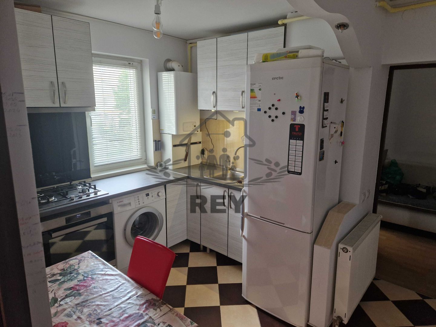 Apartament 3 camere - decomandat, mobilat, etaj 2/4, Cisnadie - Poză 7