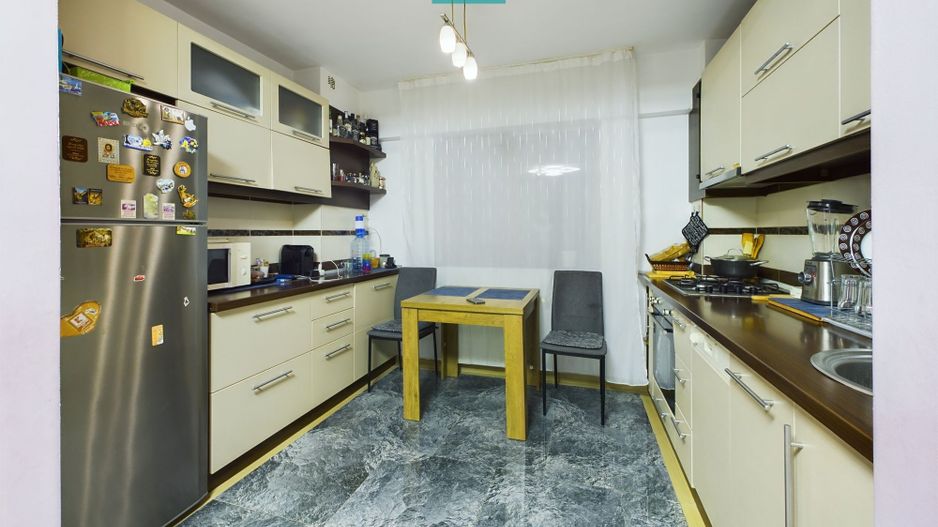 Apartament cu 2 camere decomandat zona Intim - Poză 2