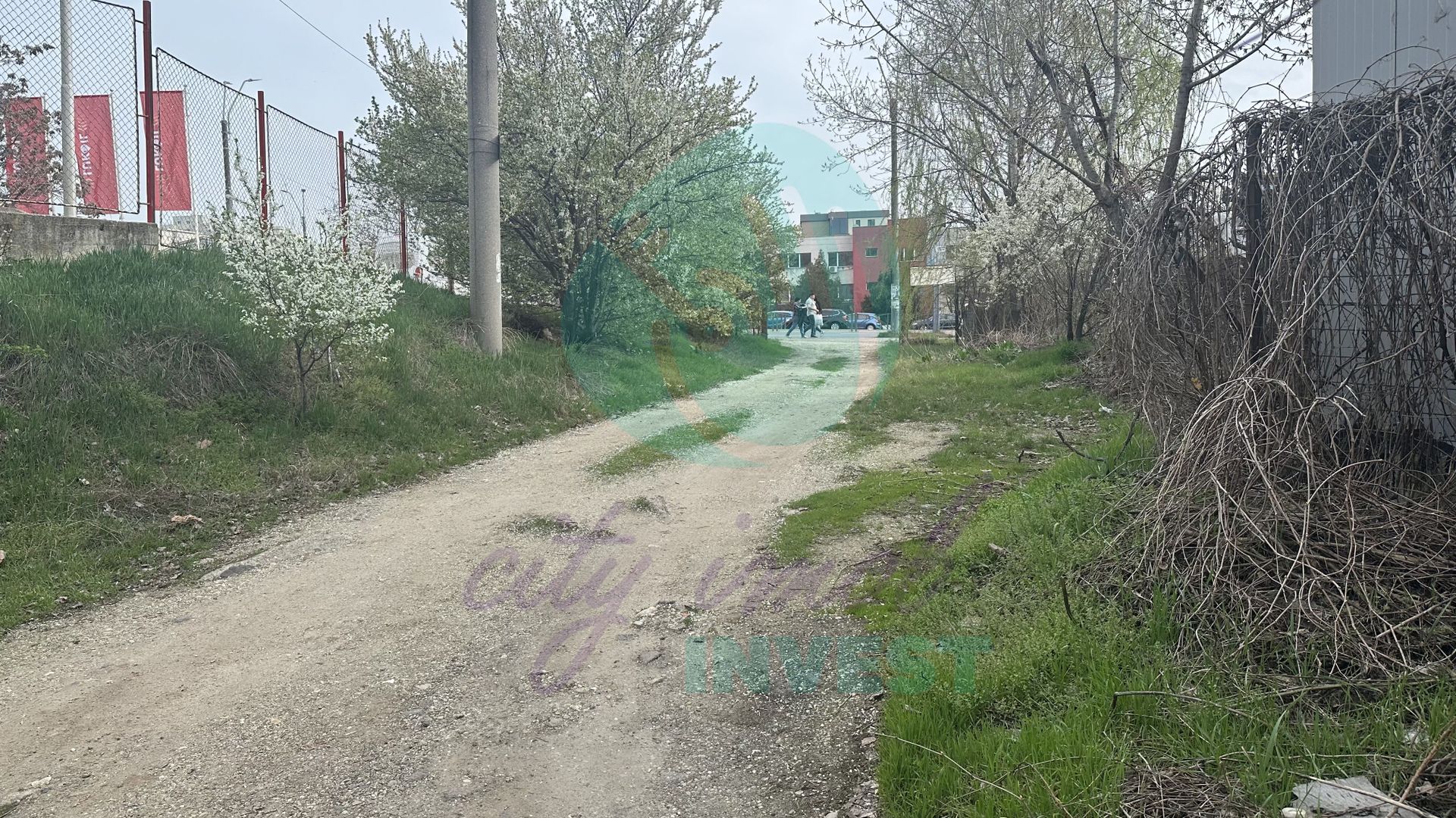 Teren generos - 550 mp zona Vitan -Mihai Bravu - Poză 2