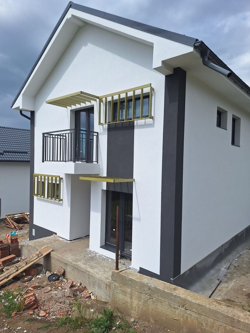 Casa individuala semifinisata in Sanicoara - Poză 1