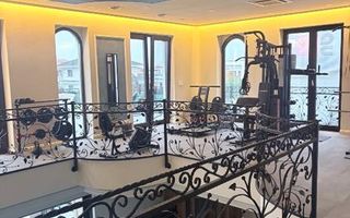 Vila deosebita cu piscina interioară - Poză 10
