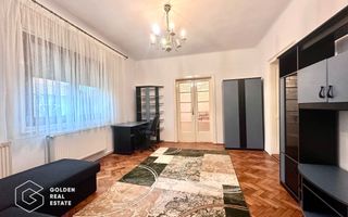 Casa centrala cu 3 camere, curte privata și gradina - Poză 1