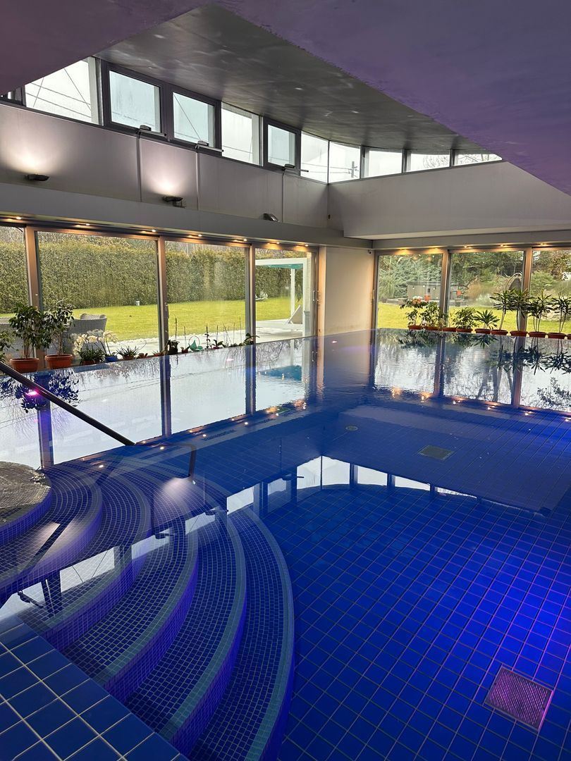 Bijuterie Arhitecturala Premiata, cu Piscina si Tehnologie Inteligenta - Poză 2