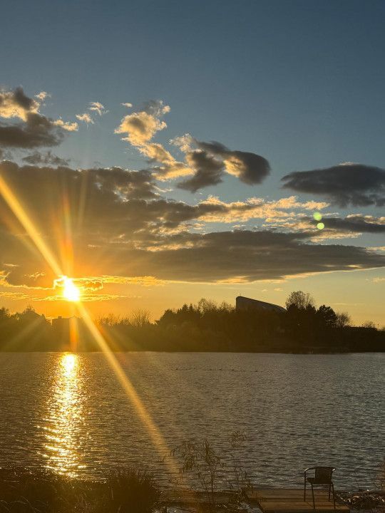 Priveliste spre lac! - Poză 1
