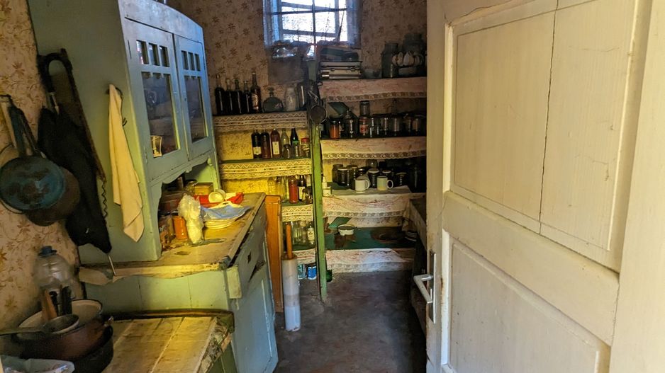 Casă bătrânească 140mp, teren 19 ari, Sâncrai str principală - Poză 1